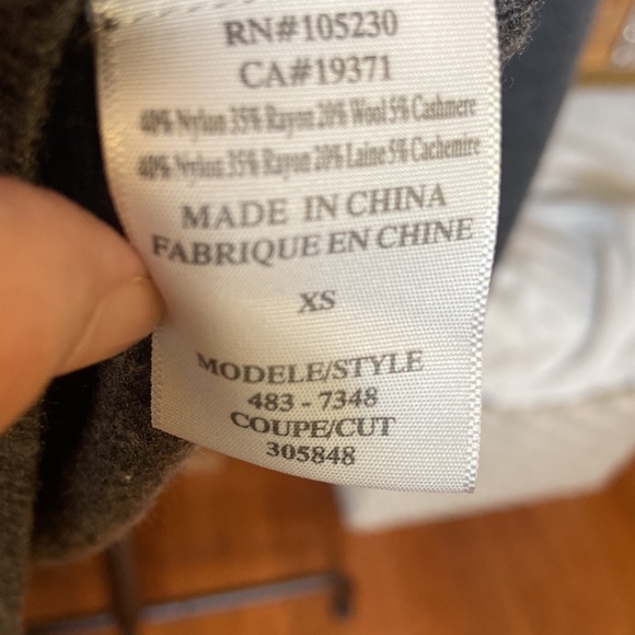 Joie | Collared Cashmere Wool Blend V Neck Cozy Sweater in Gray Size XS - Picture 7 of 15